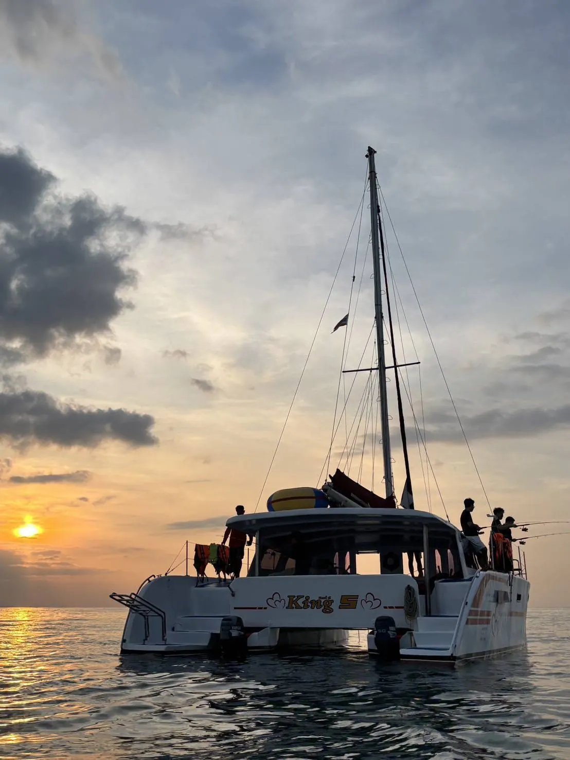 Group of friends enjoying a private boat trip from Koh Samui